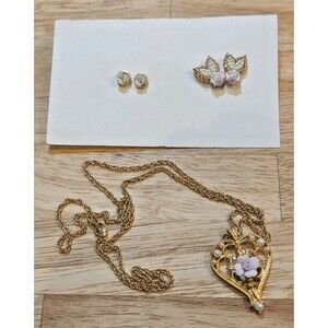 VTG Avon Signed Designer Gold Tone Rose & Faux Pearl Necklace 2 Match Earrings